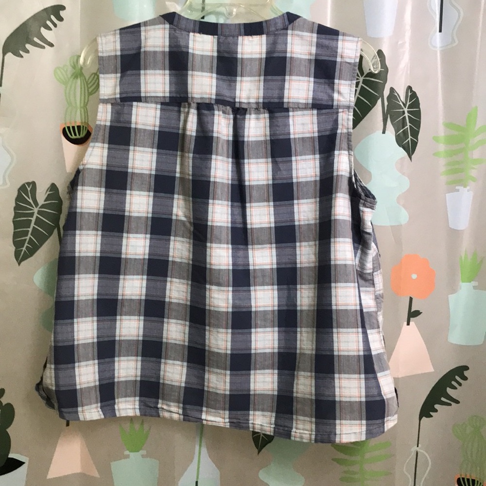 Eddie Bauer blue plaid V-neck sleeveless top - Picture 7 of 8